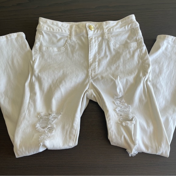 American Eagle White Hi-Rise Skinny Crop - Picture 2 of 3